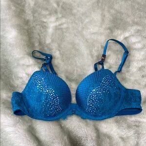 SOLD Victoria’s Secret Very Sexy Push Up bra 34A BRAND NEW
